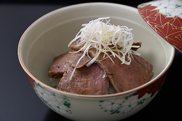 京丹波平井牛のローストビーフ丼